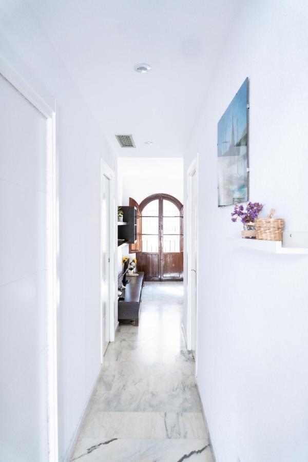 Muy Centrico Apto. En Tipico Patio Sevillano — Photos 3